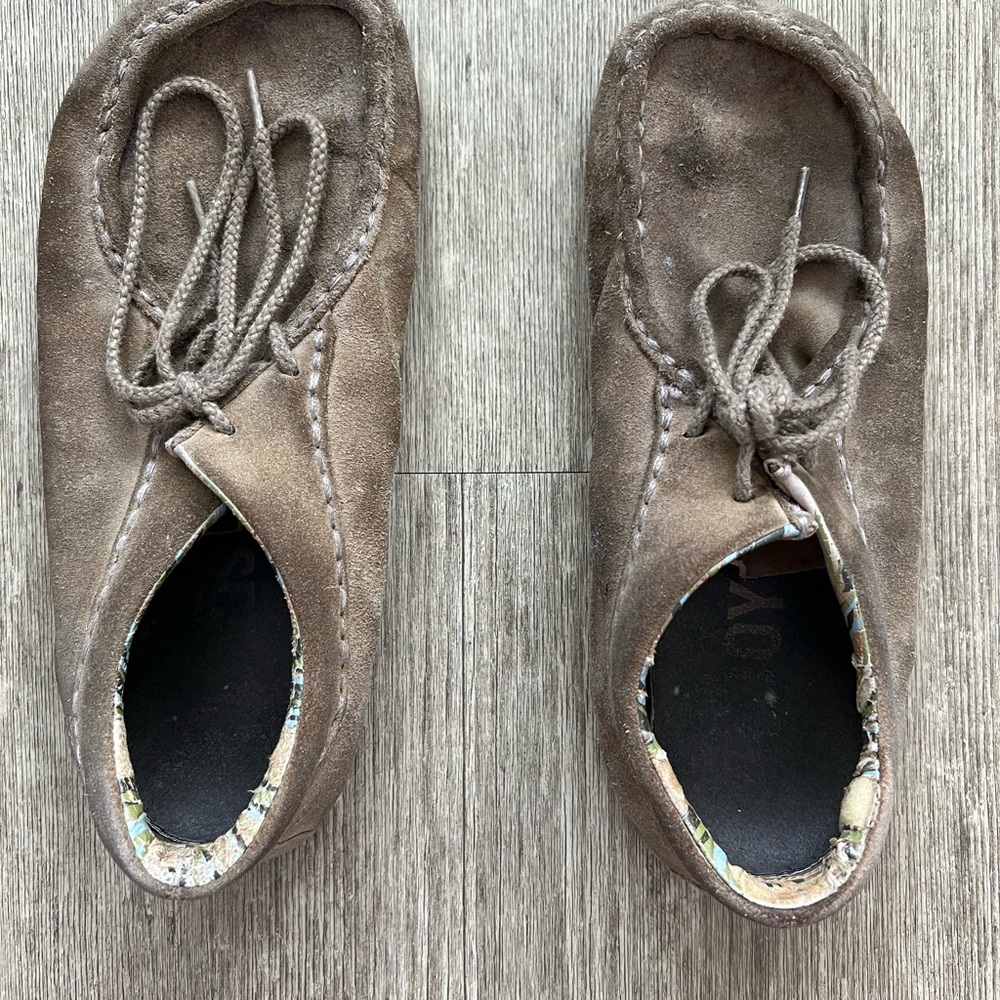 Men’s Merrell Mootopia Low Teak Tan Wallabee shoes size 10.5